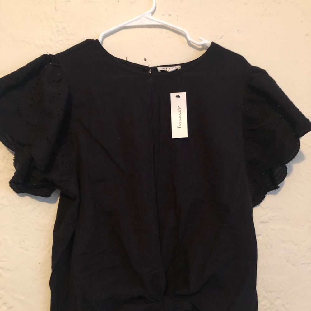 Cute black blouse / has a front knot